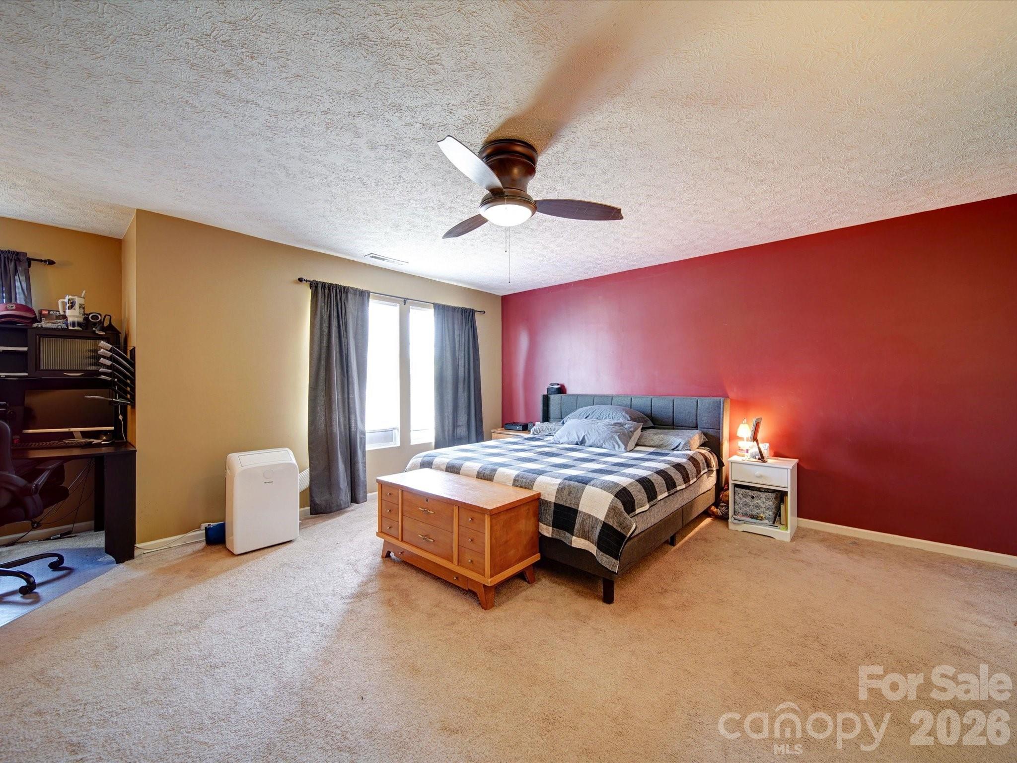 3841 Shasta Circle — Clover