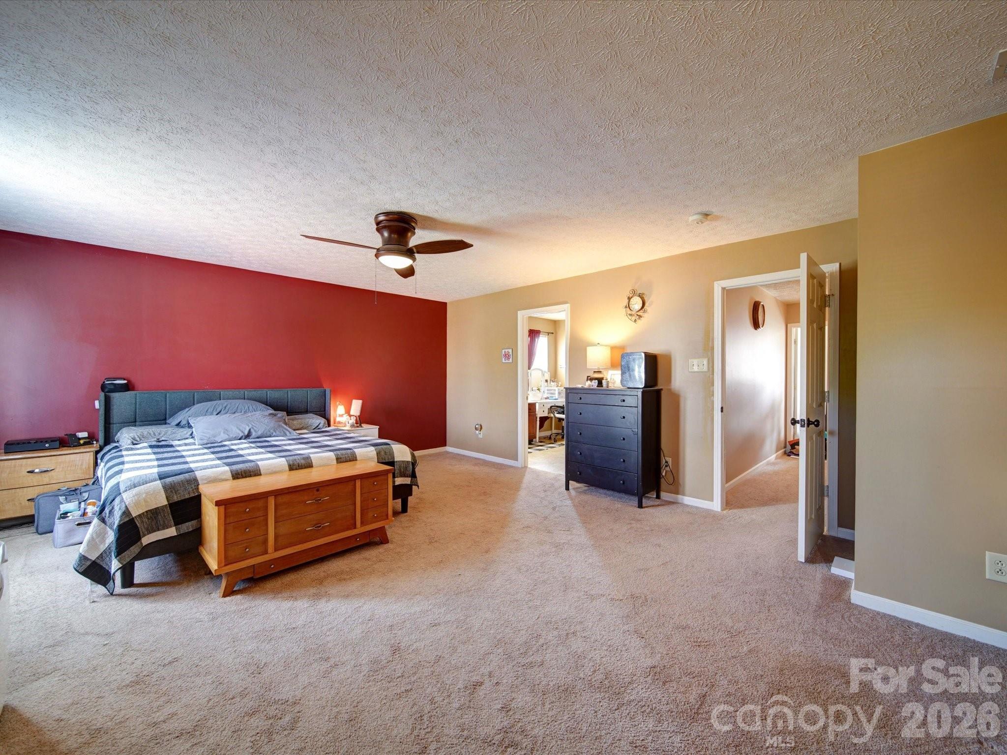 3841 Shasta Circle — Clover