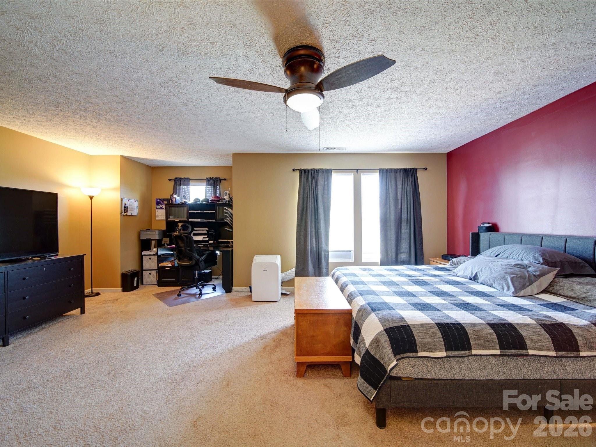3841 Shasta Circle — Clover