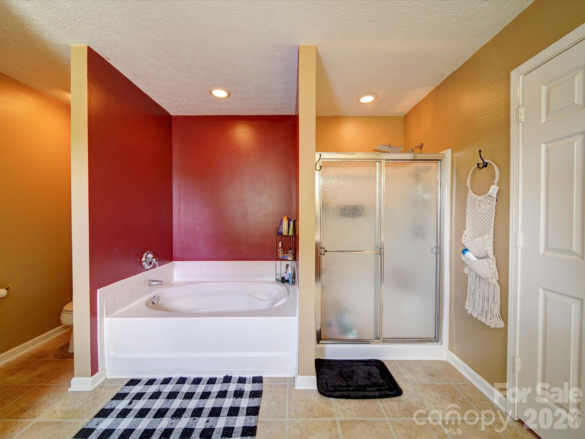 3841 Shasta Circle — Clover