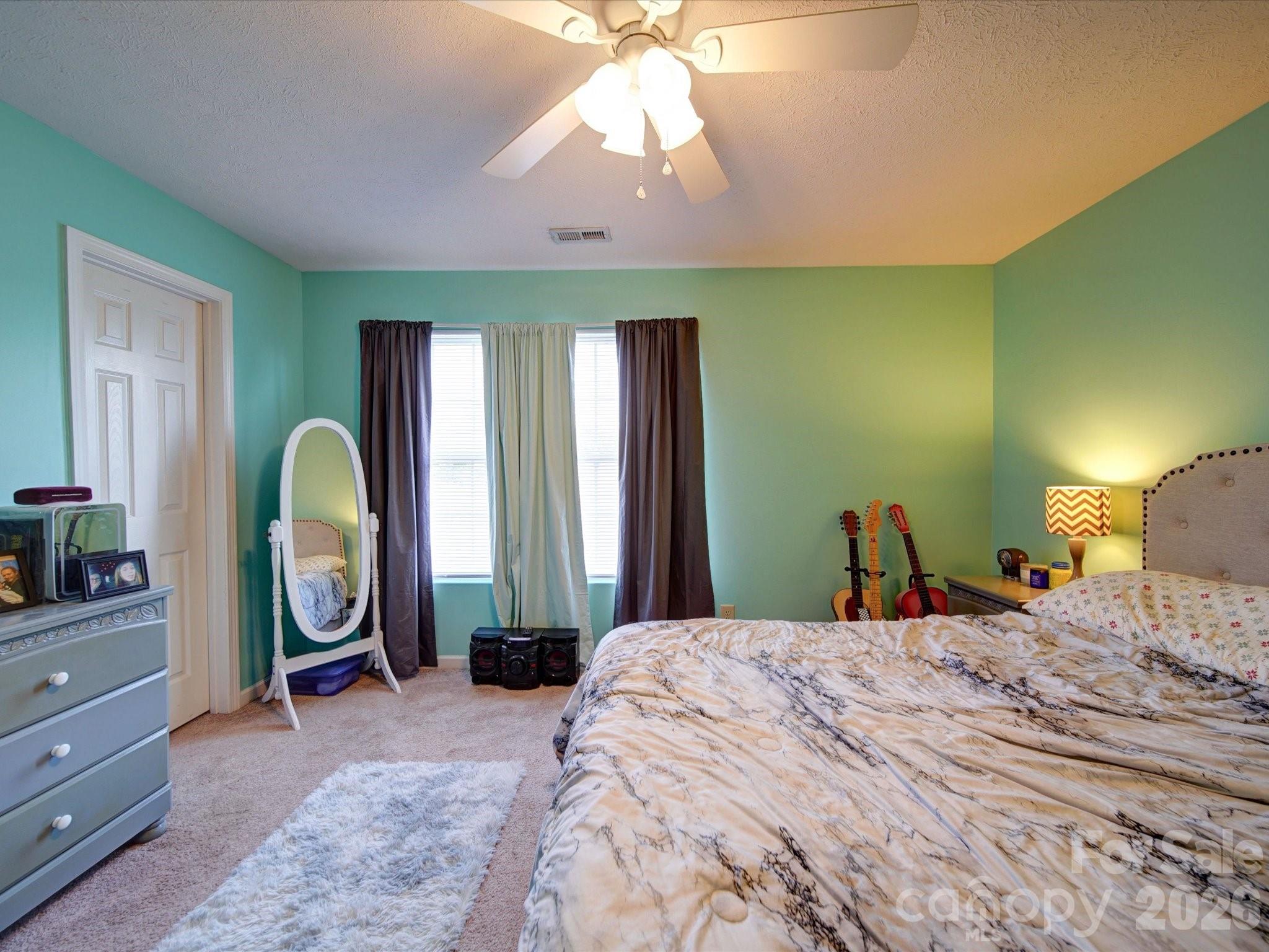 3841 Shasta Circle — Clover