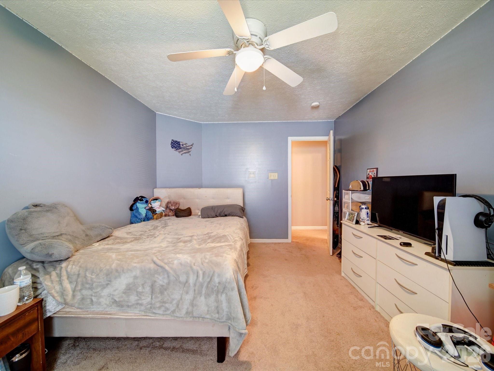 3841 Shasta Circle — Clover