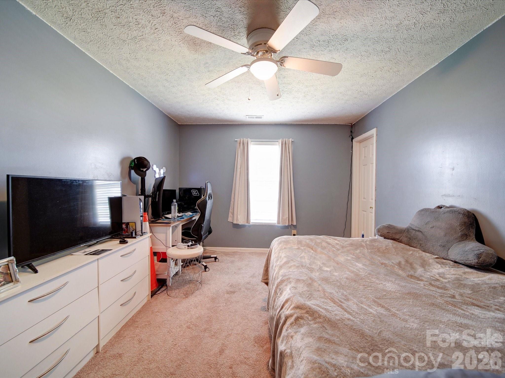 3841 Shasta Circle — Clover