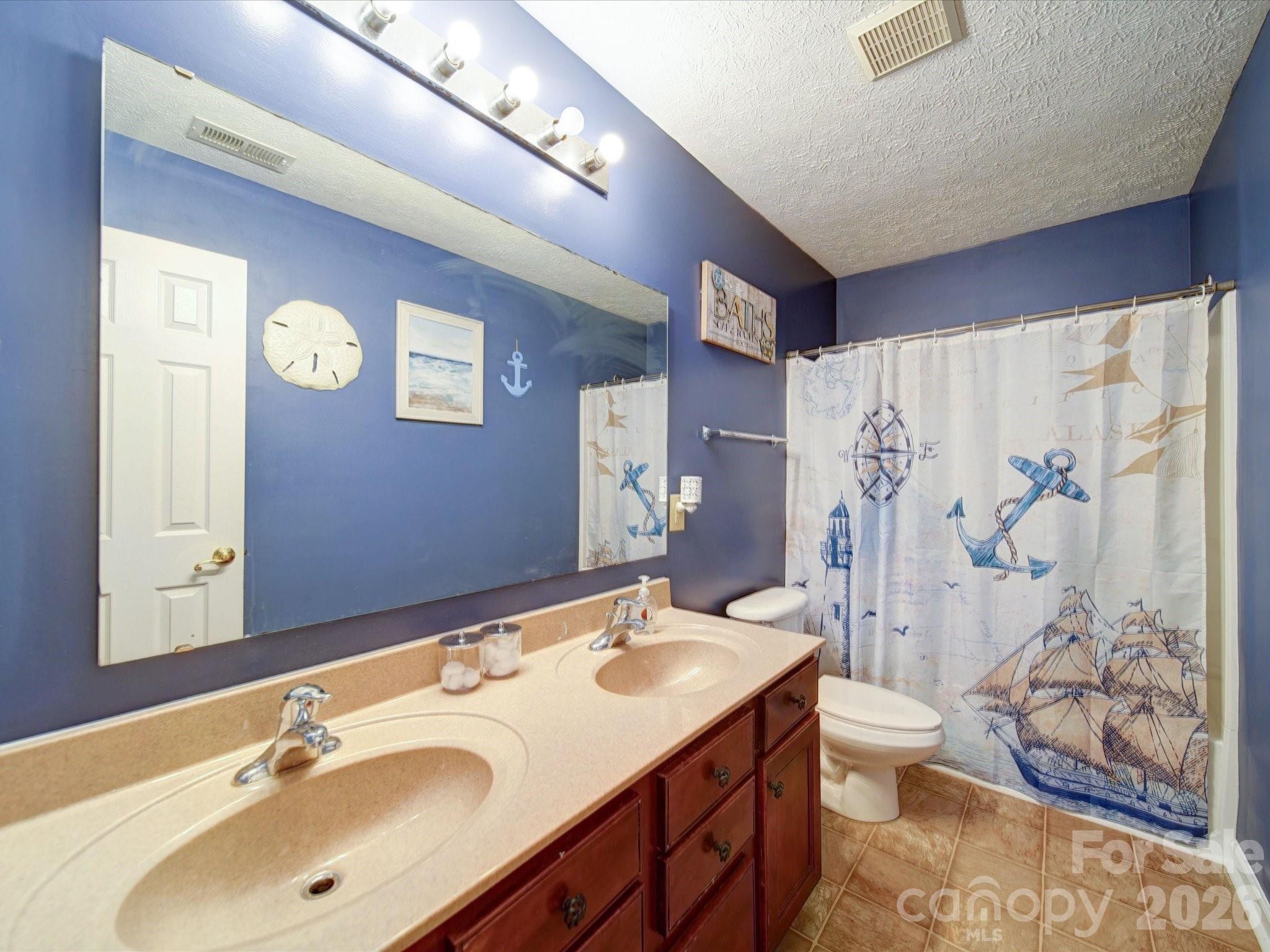 3841 Shasta Circle — Clover