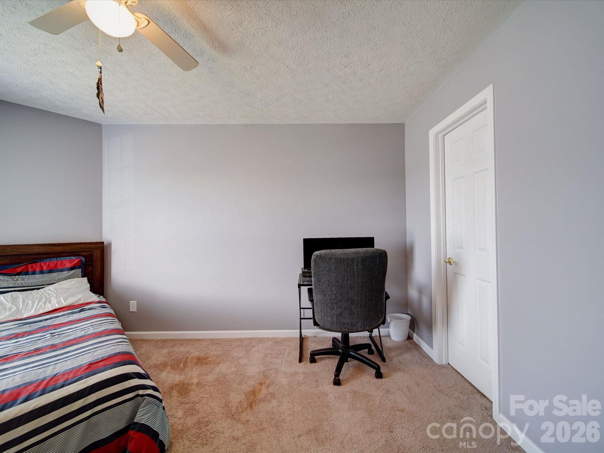 3841 Shasta Circle — Clover