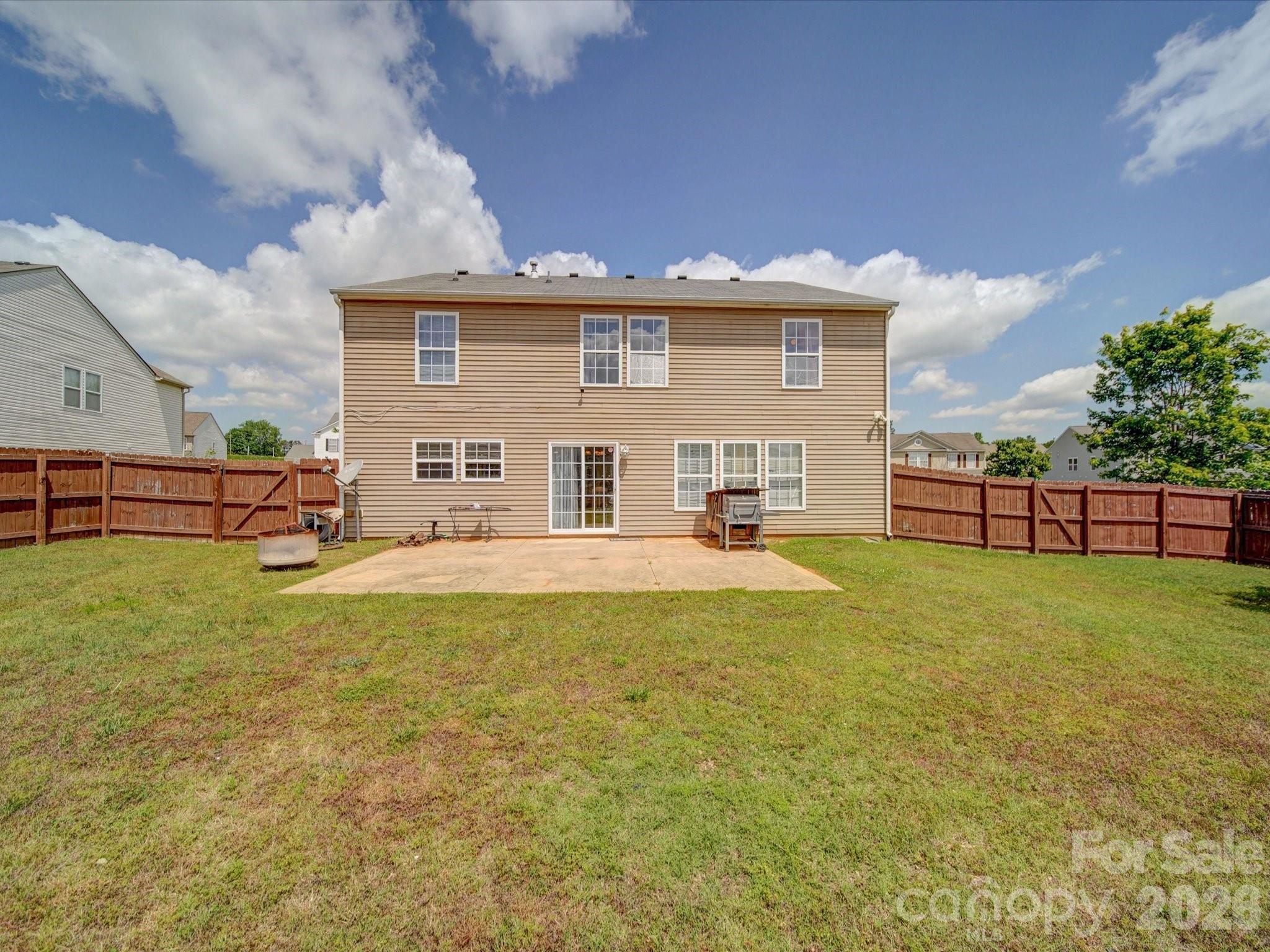 3841 Shasta Circle — Clover