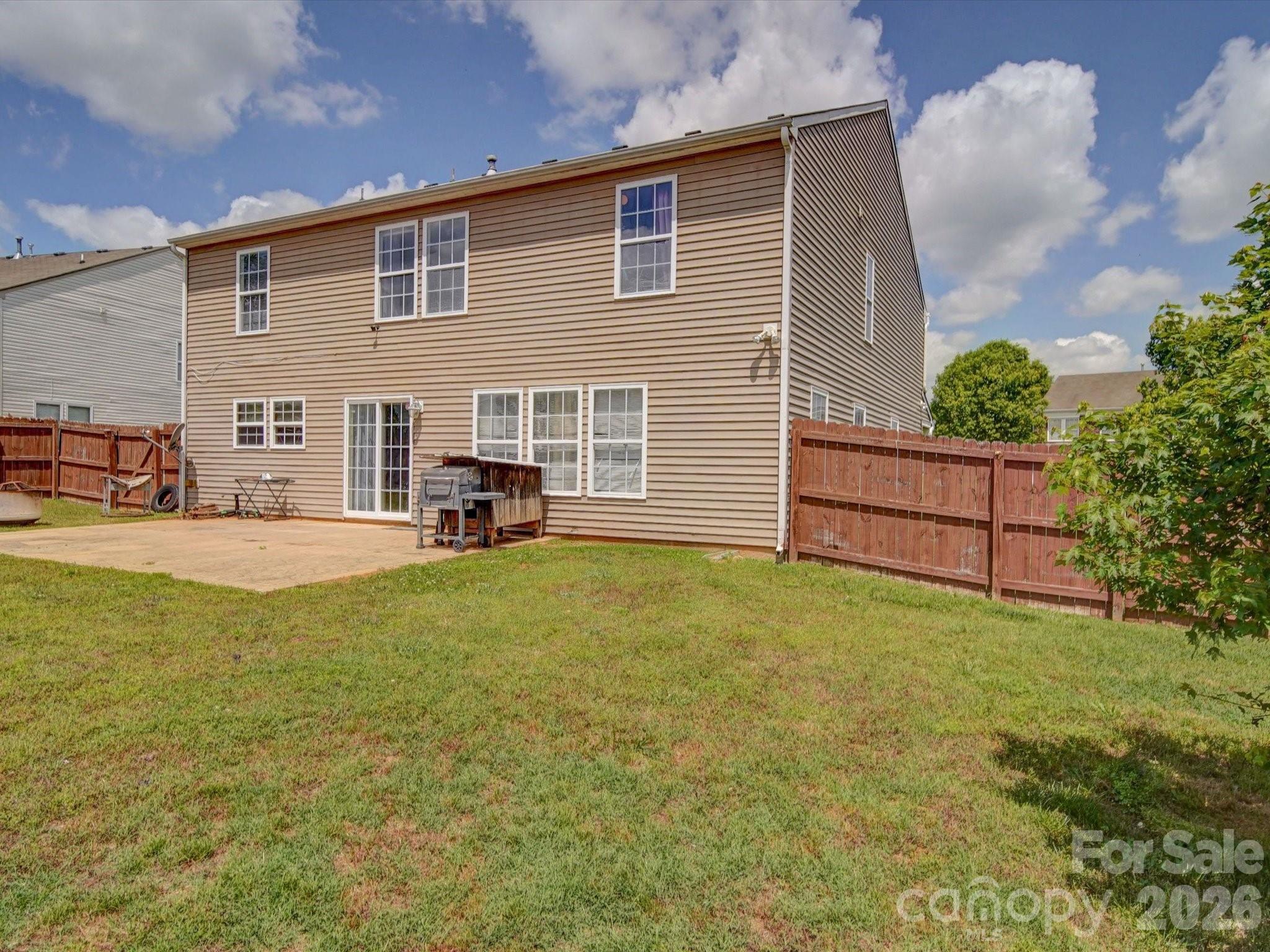 3841 Shasta Circle — Clover