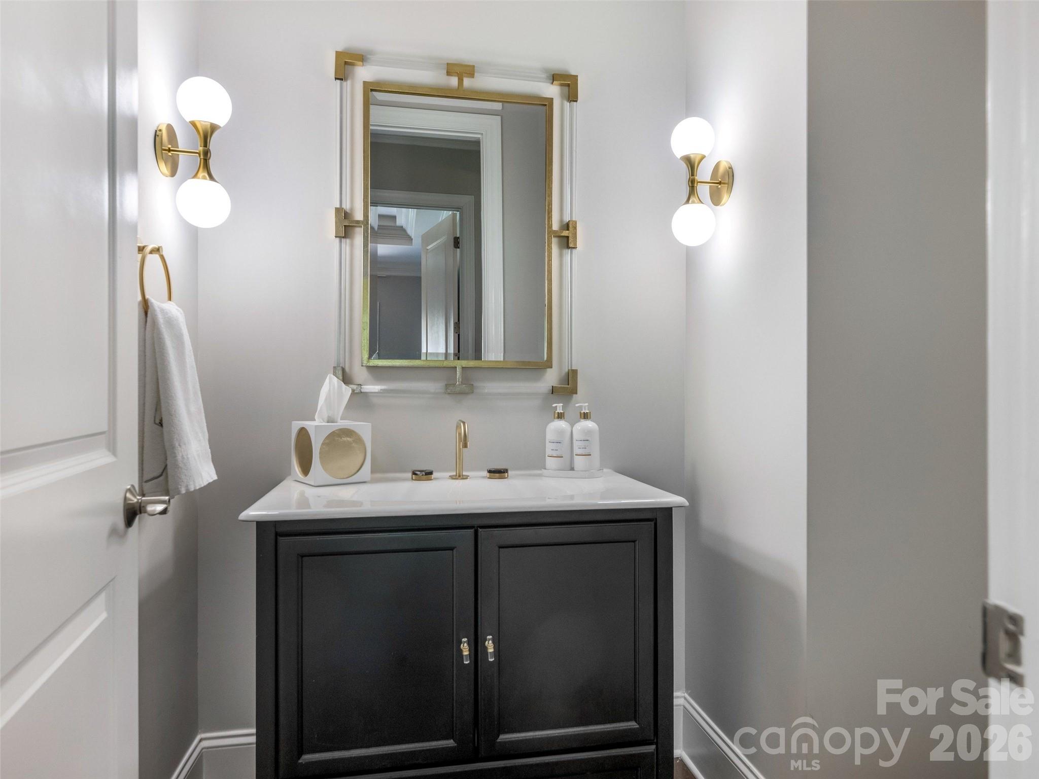 1115 Shelton Oaks Court — Matthews