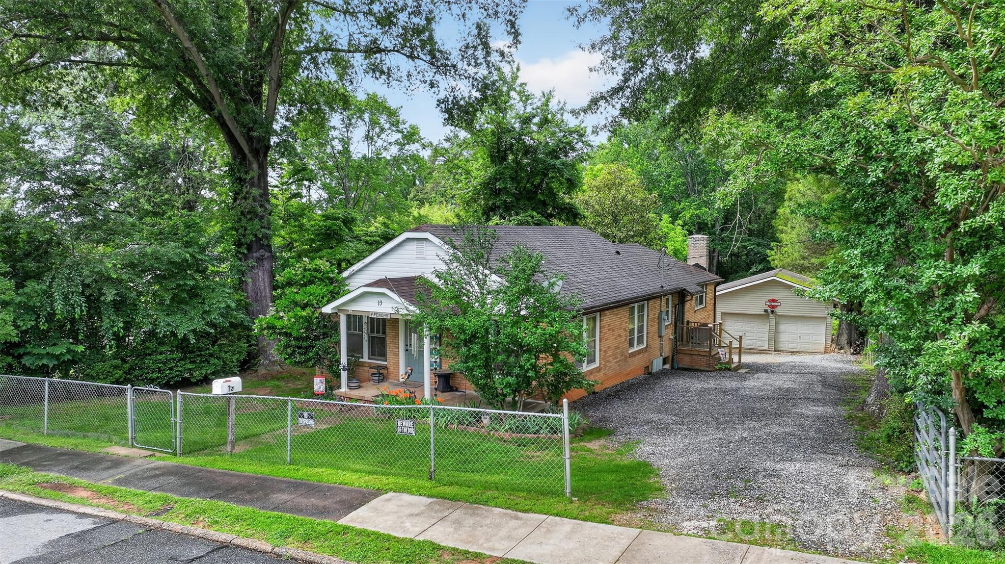 13 E Murray Street — Maiden