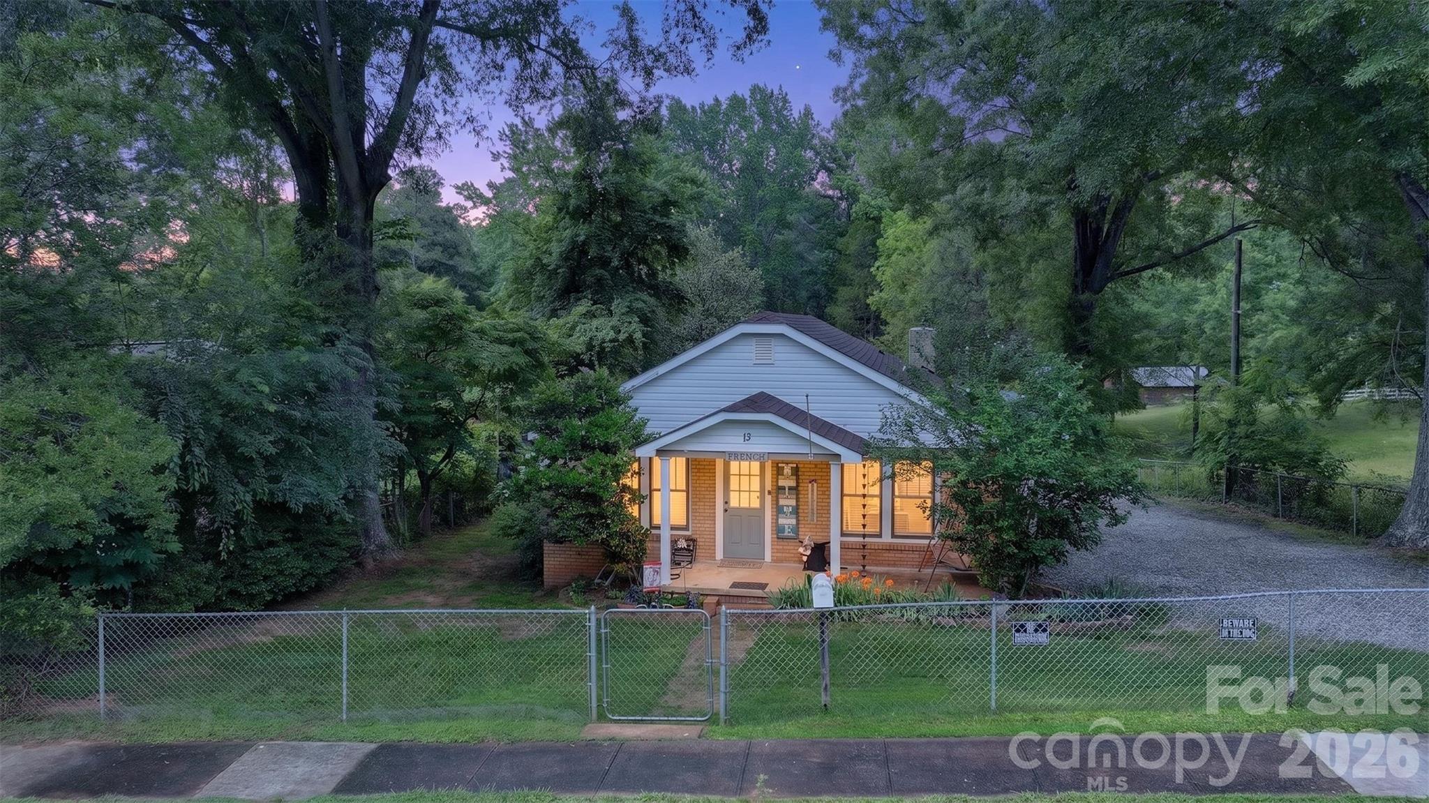 13 E Murray Street — Maiden
