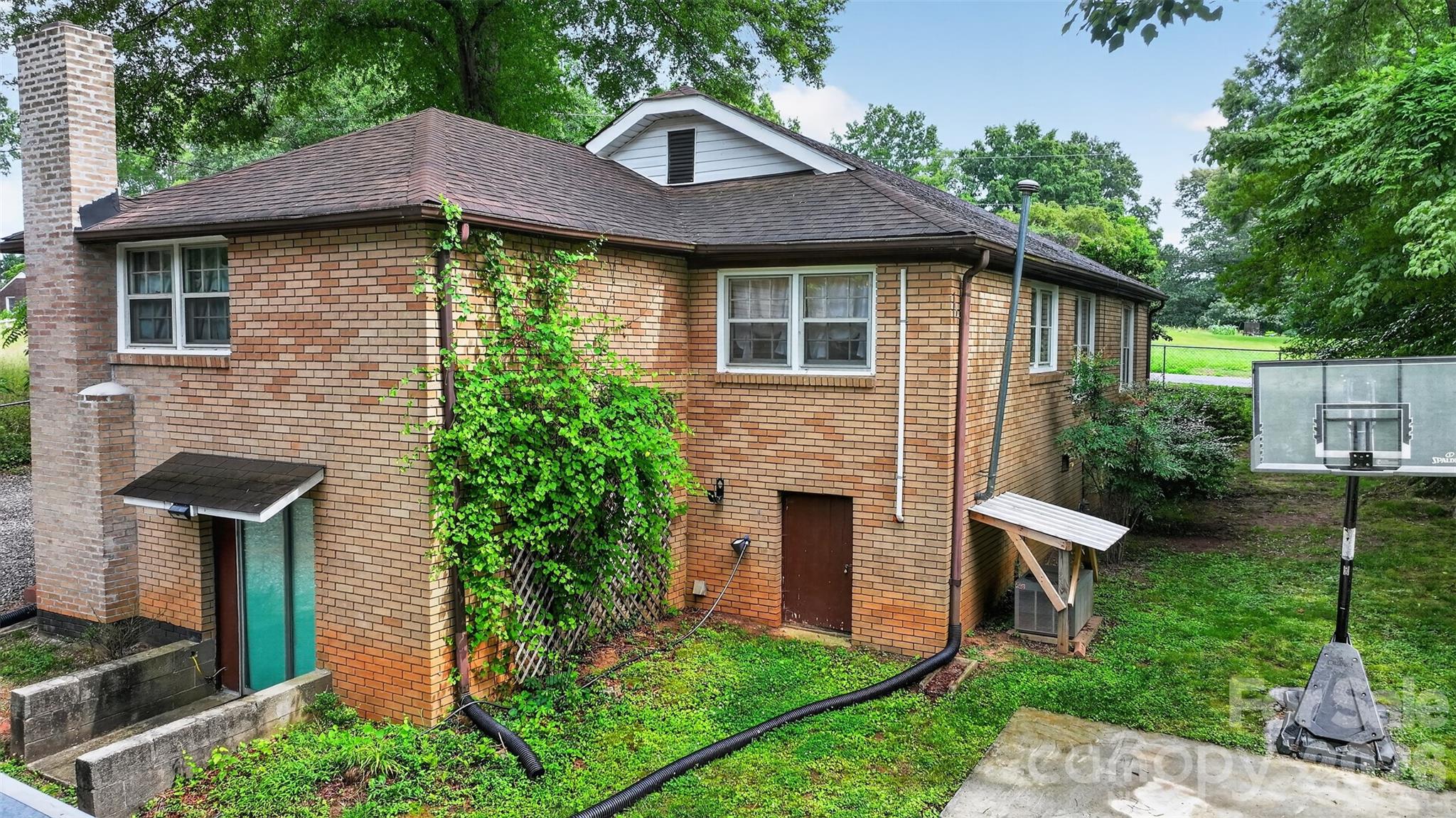 13 E Murray Street — Maiden