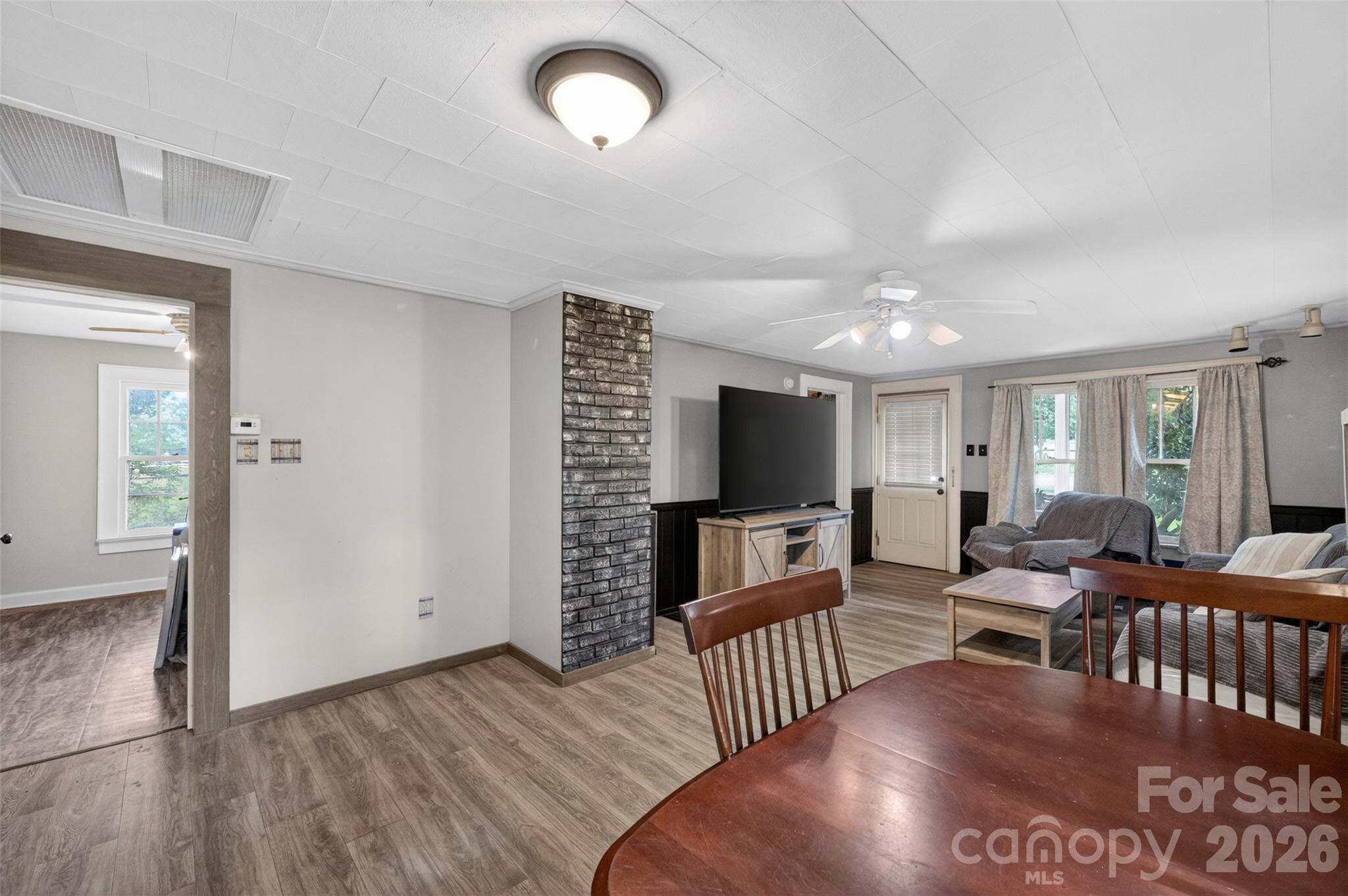 13 E Murray Street — Maiden