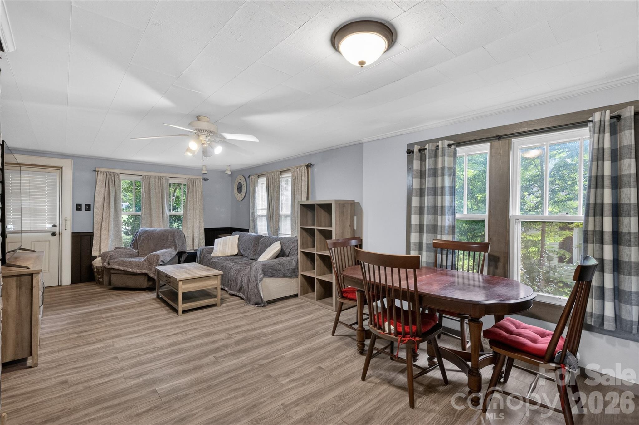 13 E Murray Street — Maiden