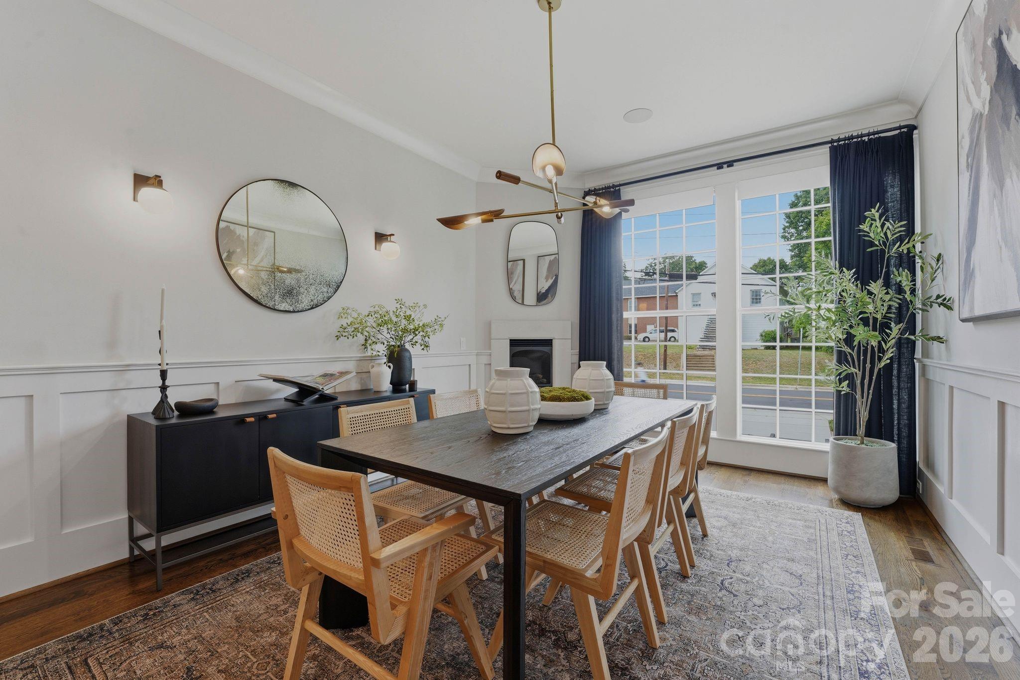 812 Ideal Way — Charlotte