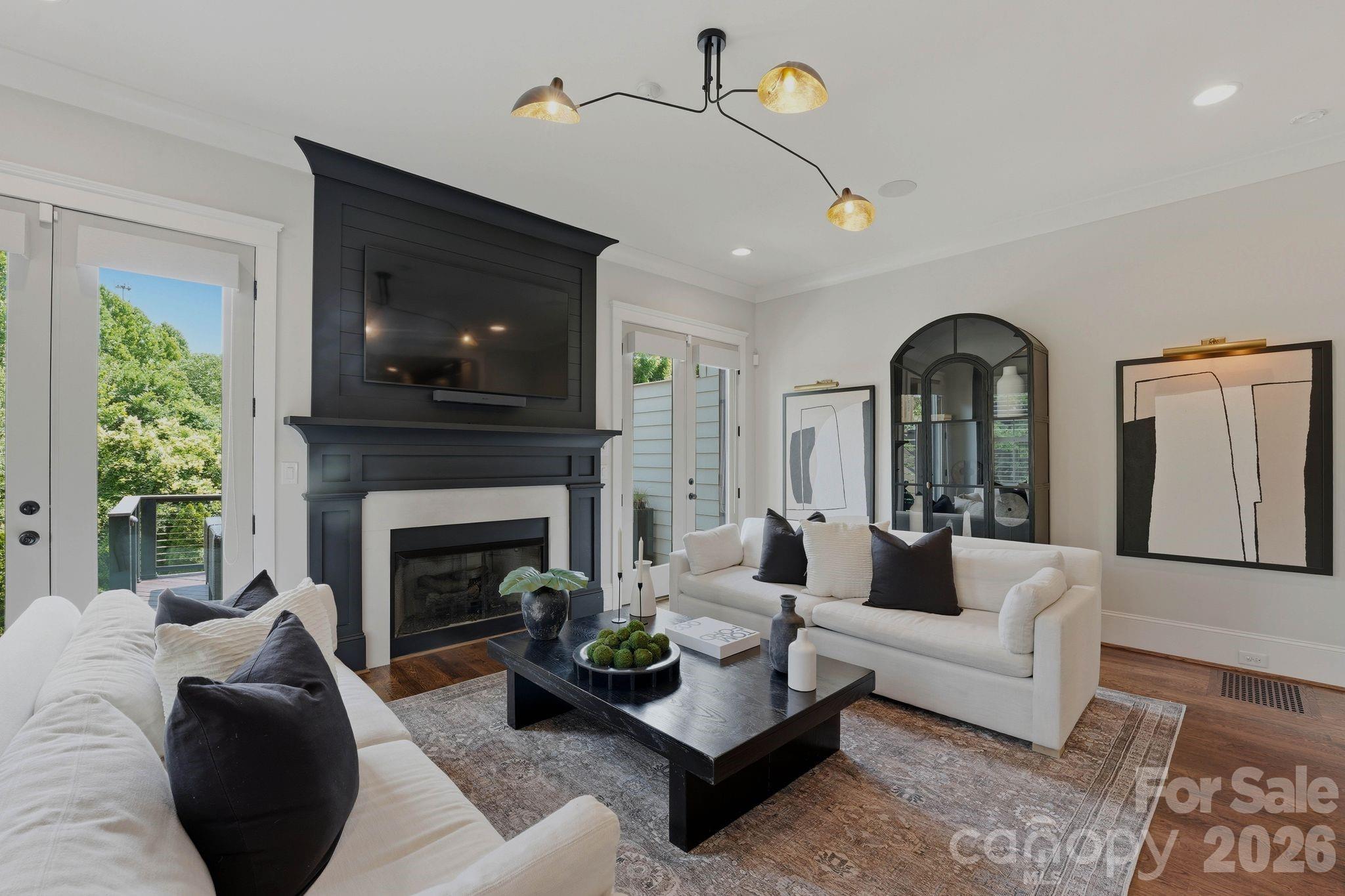 812 Ideal Way — Charlotte