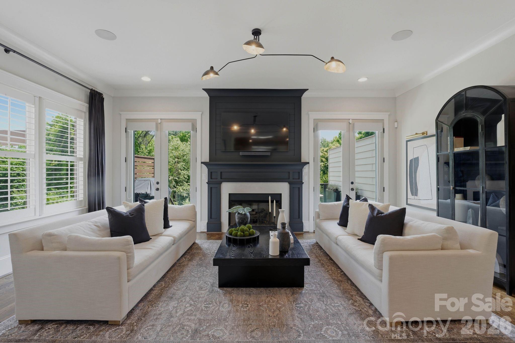 812 Ideal Way — Charlotte