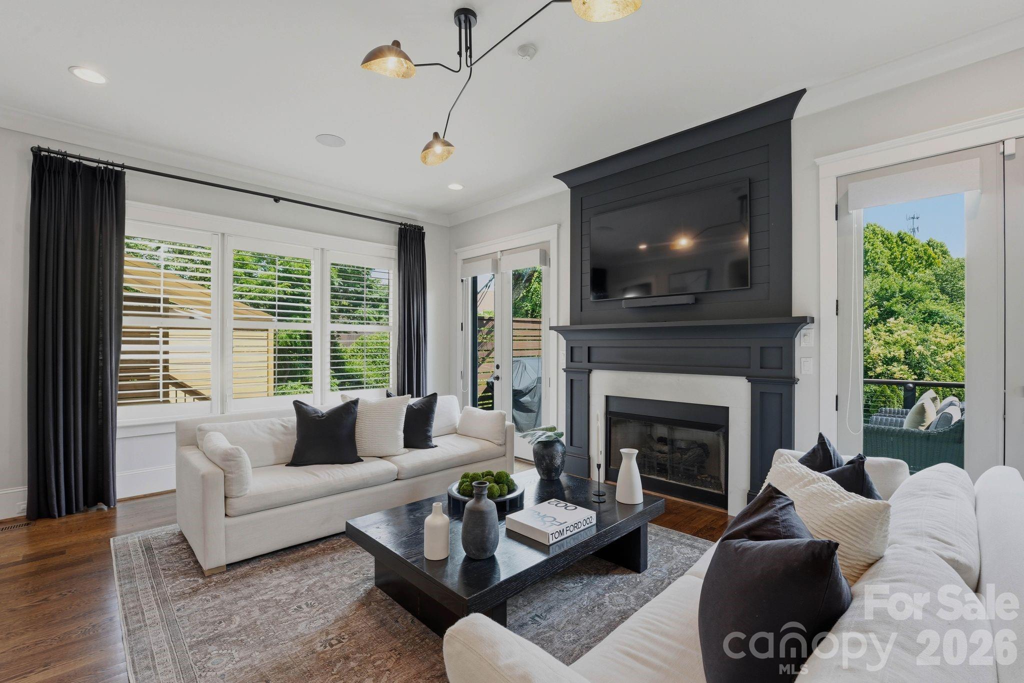 812 Ideal Way — Charlotte