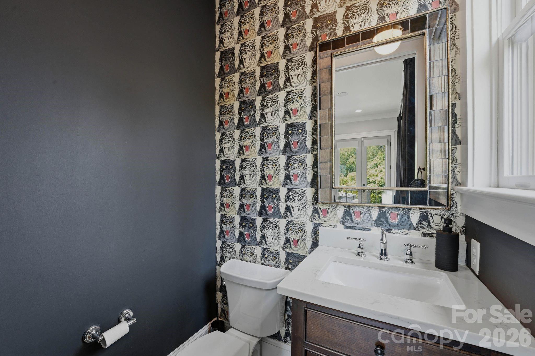 812 Ideal Way — Charlotte