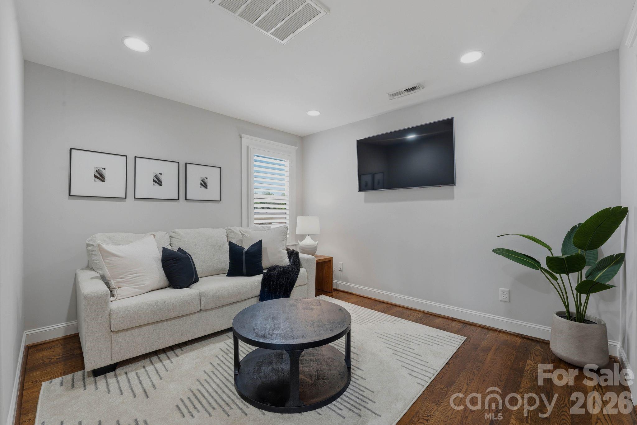 812 Ideal Way — Charlotte