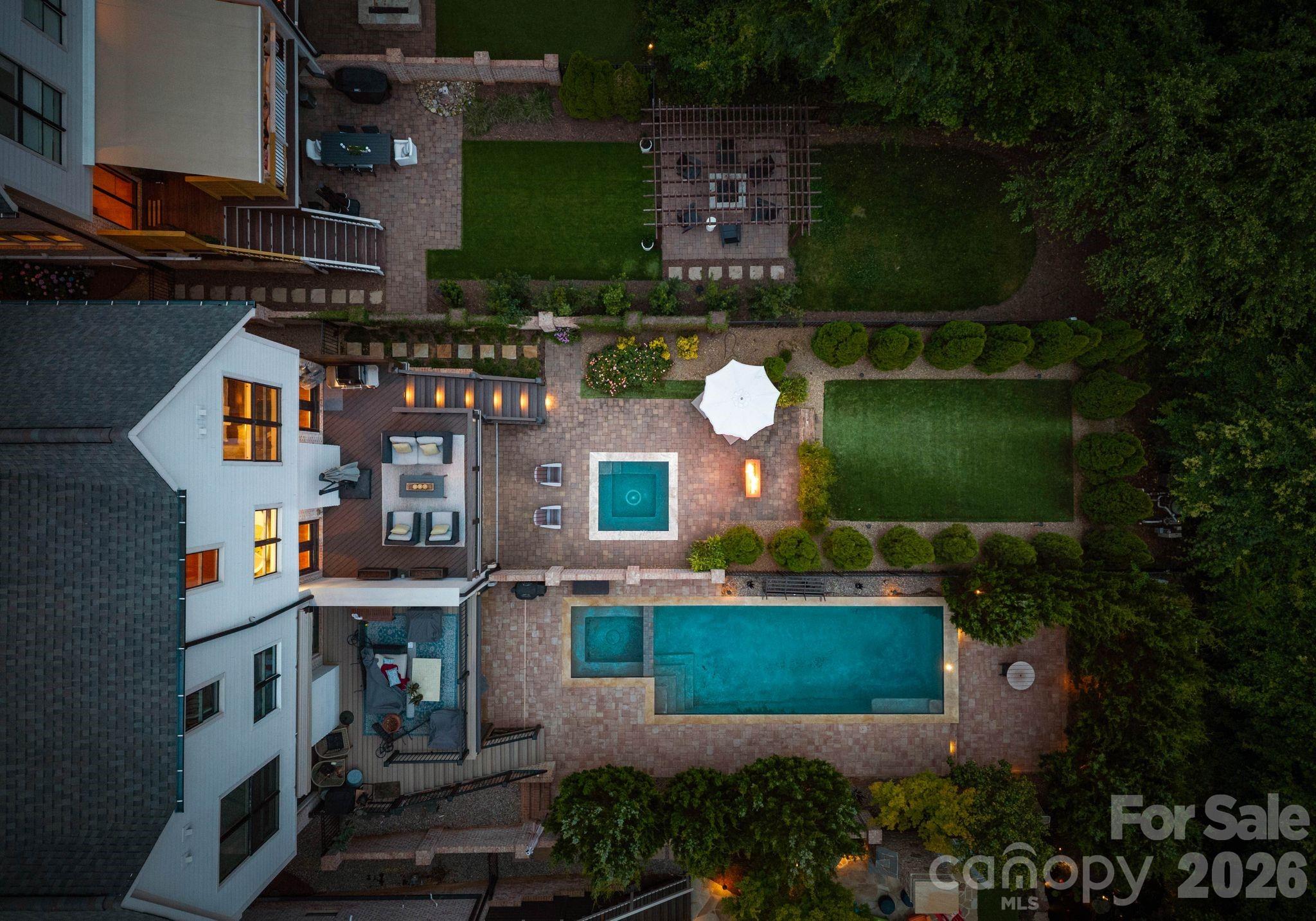 812 Ideal Way — Charlotte