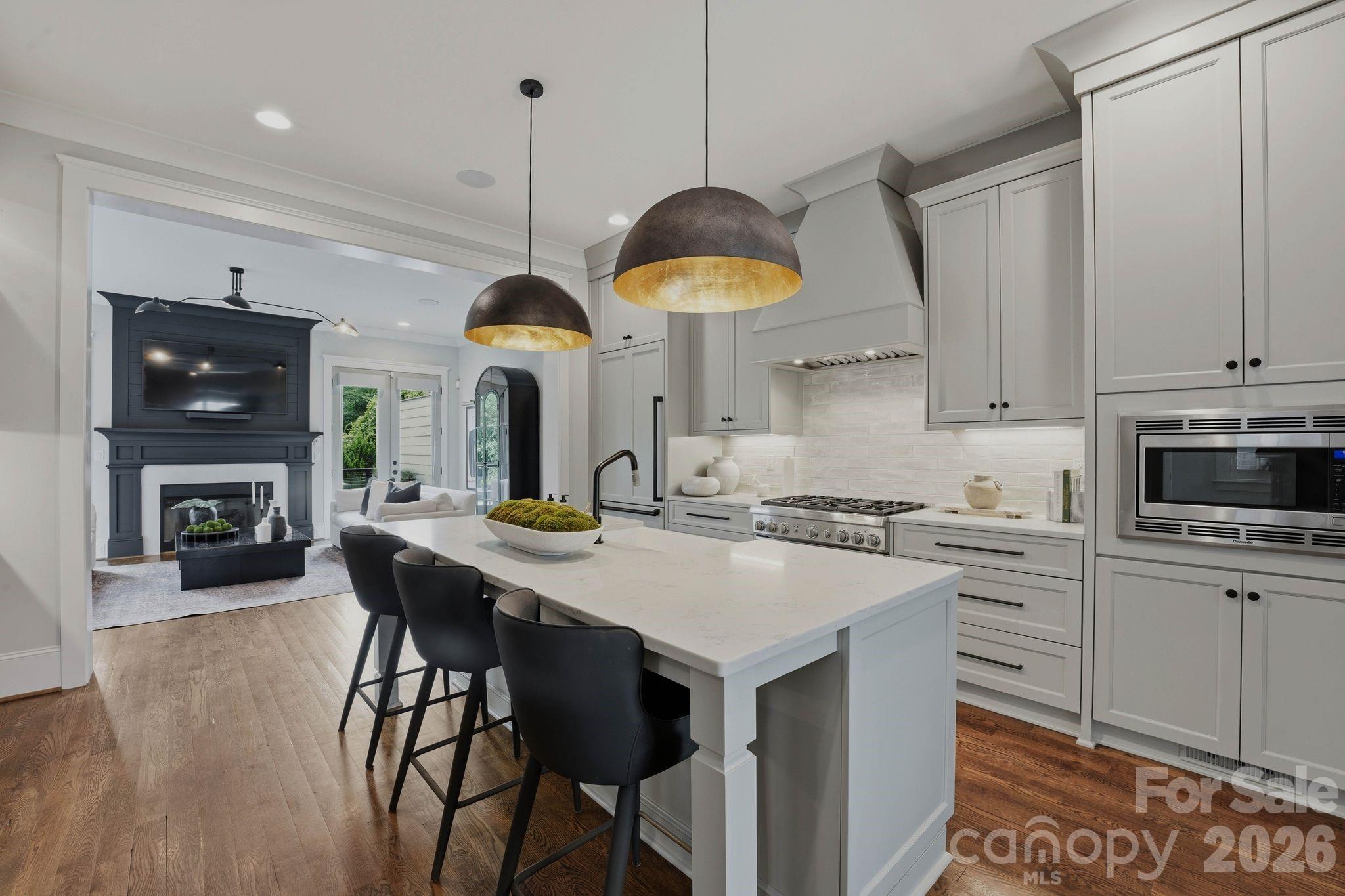 812 Ideal Way — Charlotte