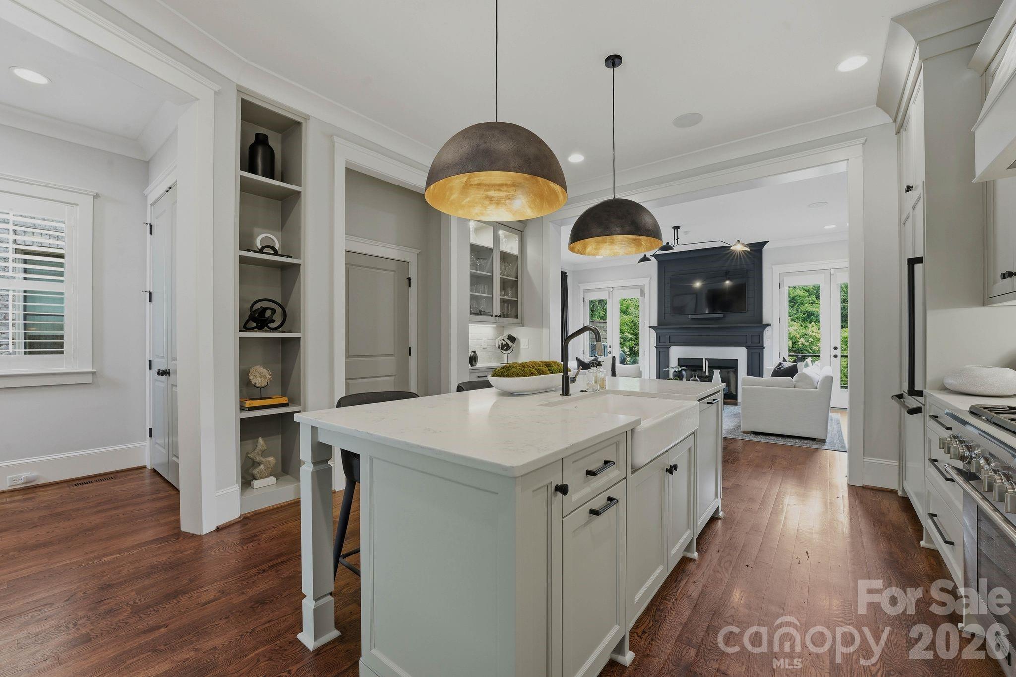 812 Ideal Way — Charlotte
