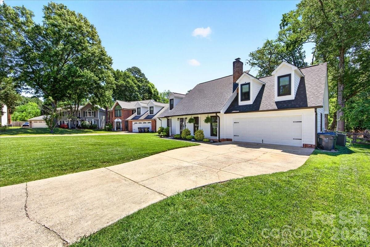 9018 Hunters Pointe Drive — Huntersville