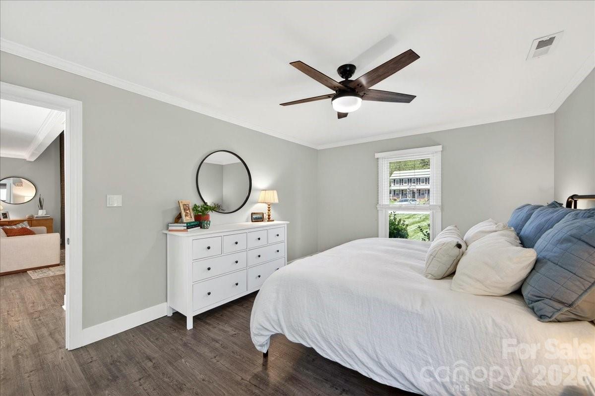 9018 Hunters Pointe Drive — Huntersville