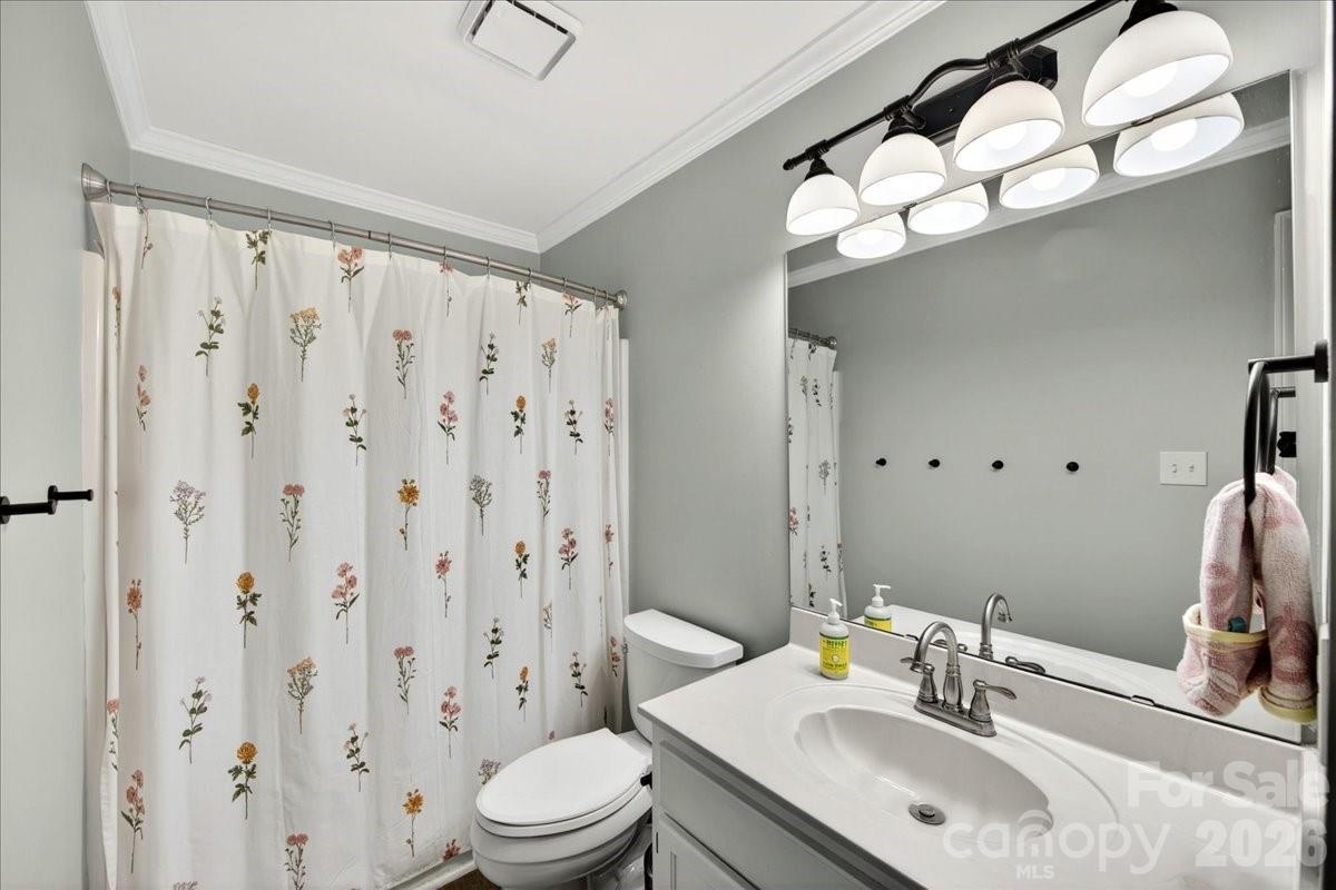 9018 Hunters Pointe Drive — Huntersville