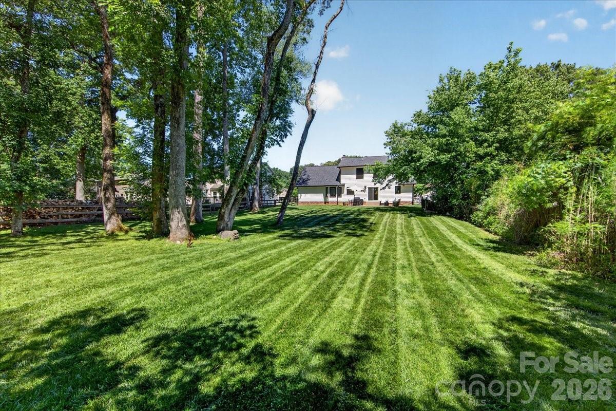 9018 Hunters Pointe Drive — Huntersville