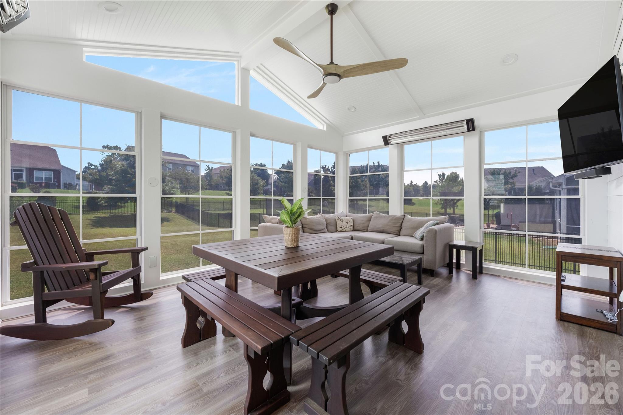 11119 Grenfell Avenue — Huntersville
