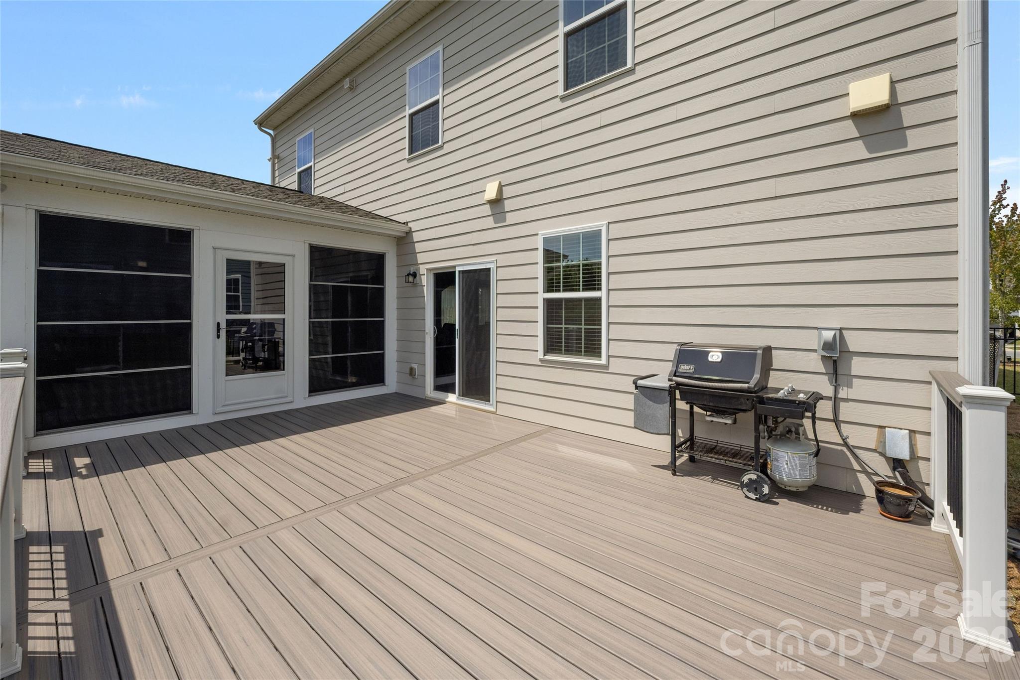 11119 Grenfell Avenue — Huntersville