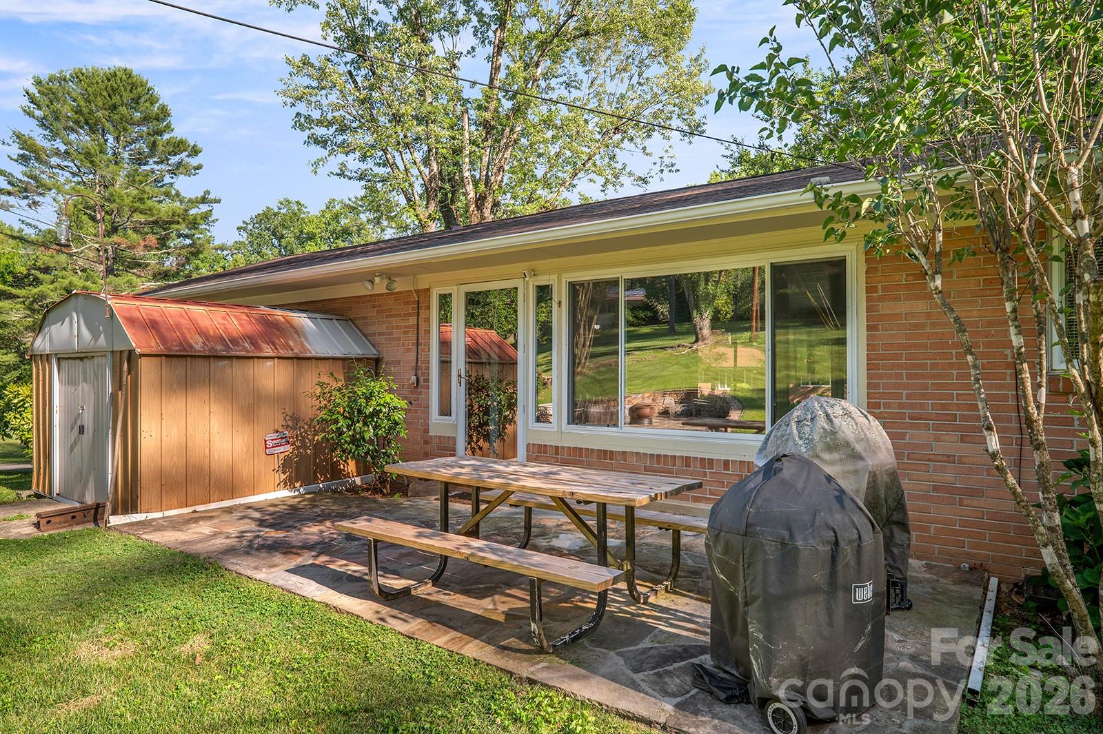 1235 Ashby Lane — Hendersonville