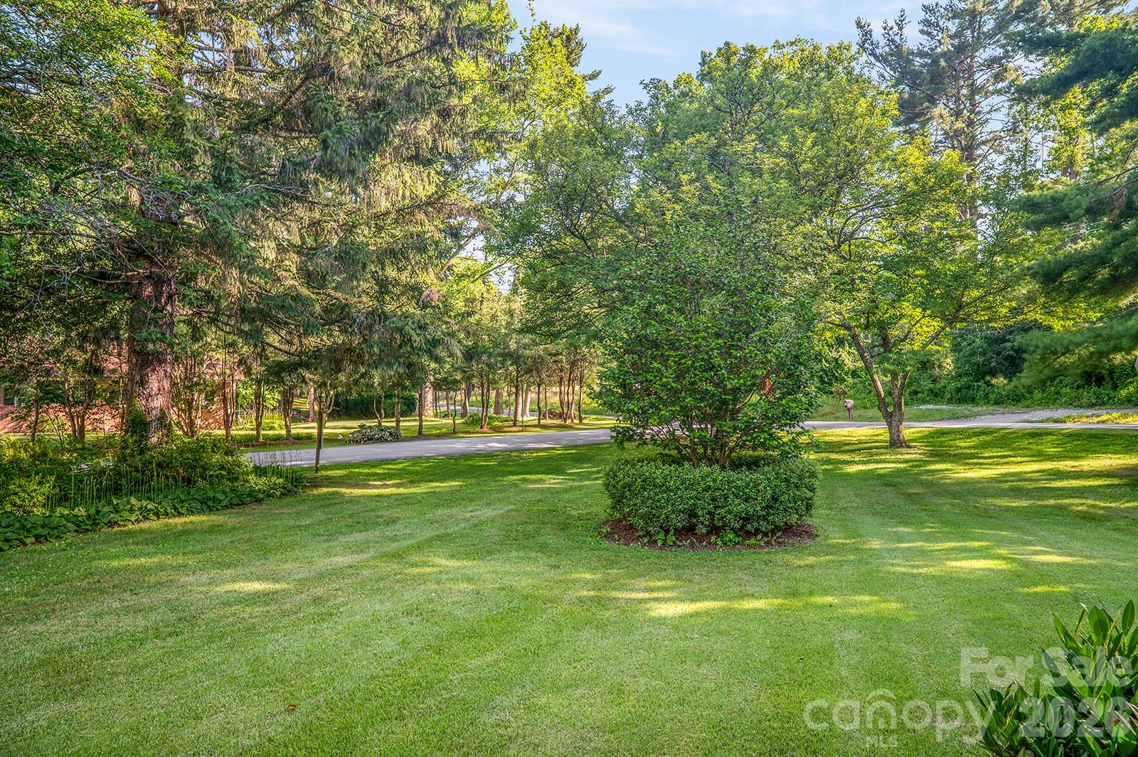 1235 Ashby Lane — Hendersonville