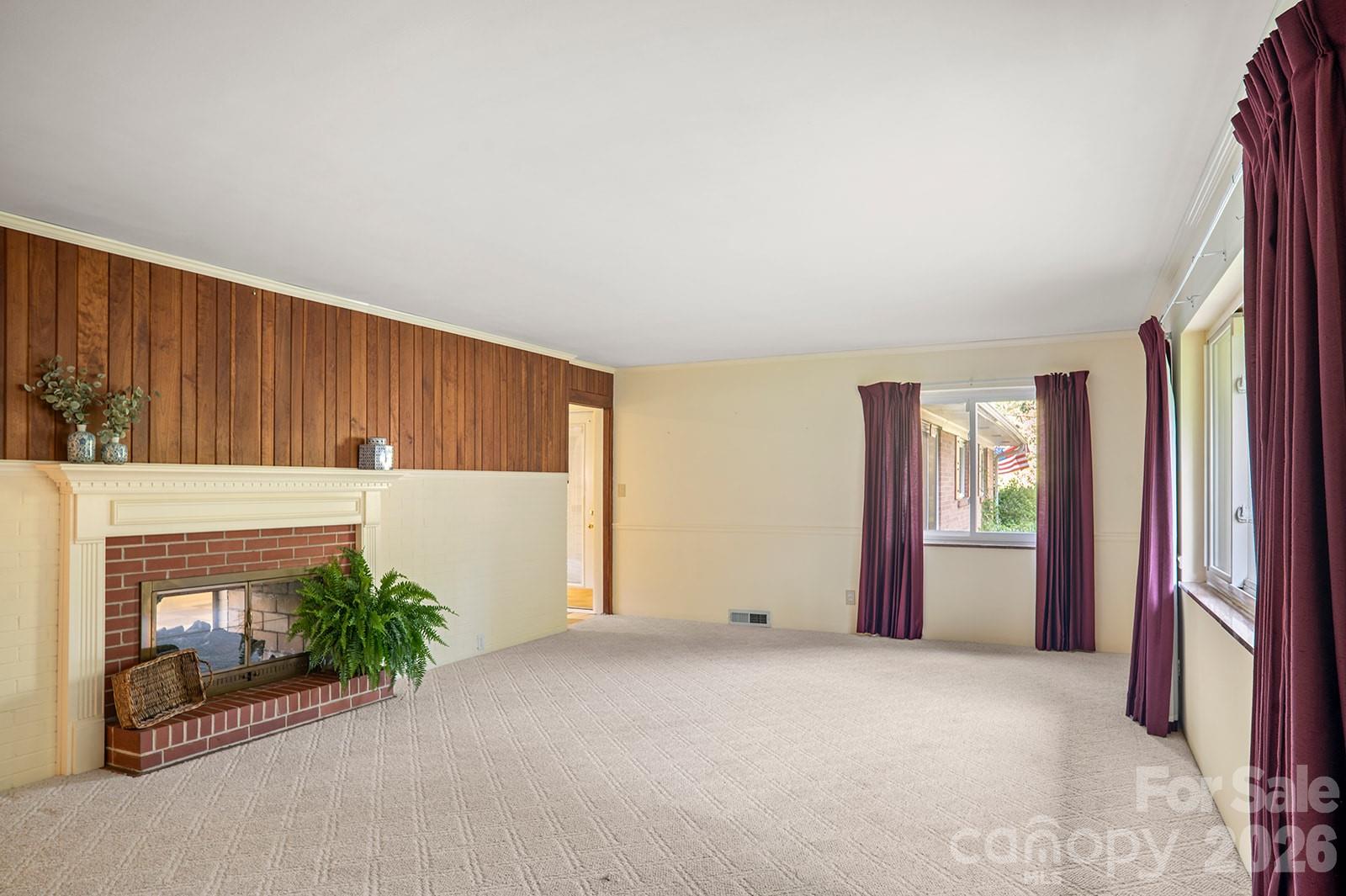 1235 Ashby Lane — Hendersonville