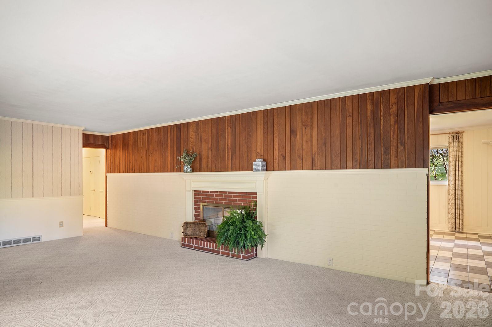 1235 Ashby Lane — Hendersonville