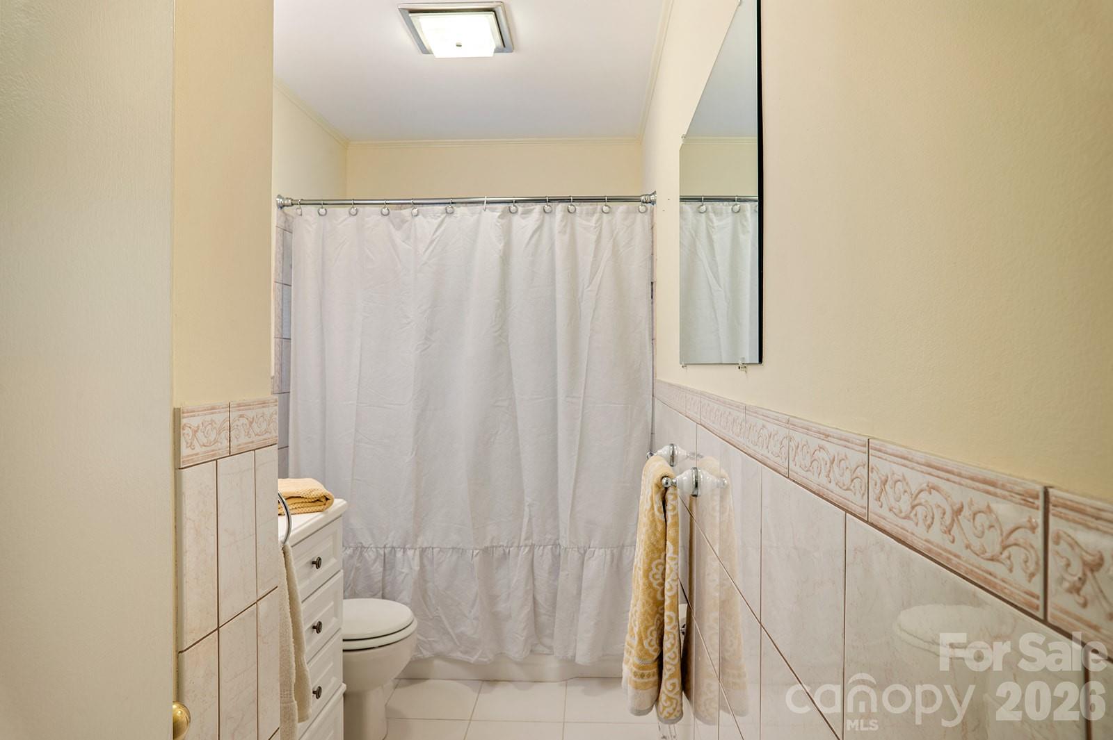 1235 Ashby Lane — Hendersonville