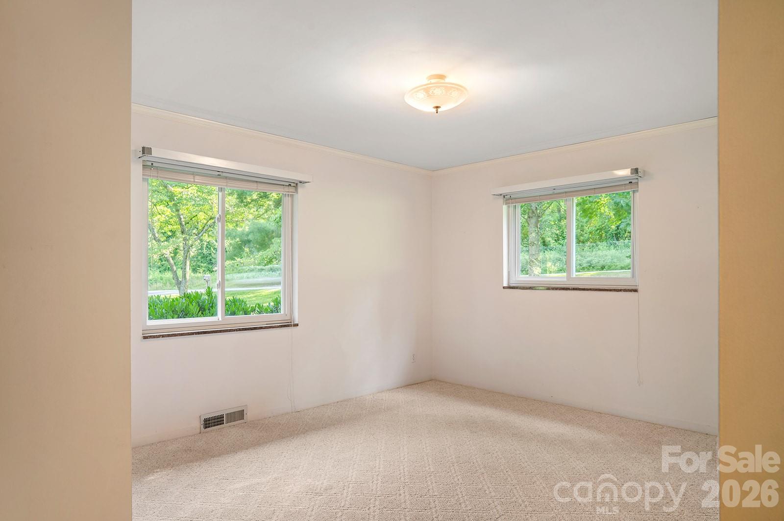 1235 Ashby Lane — Hendersonville