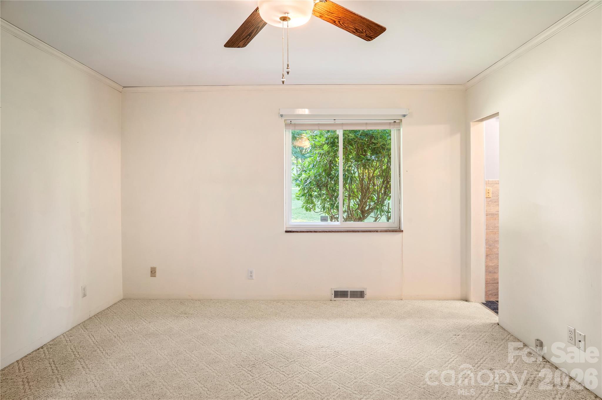 1235 Ashby Lane — Hendersonville