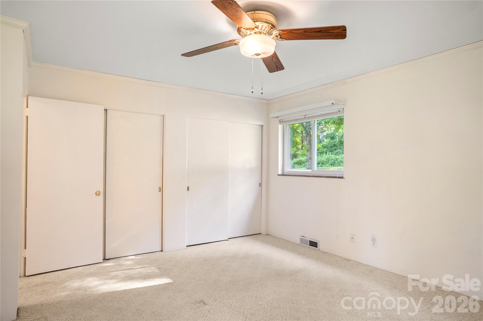 1235 Ashby Lane — Hendersonville