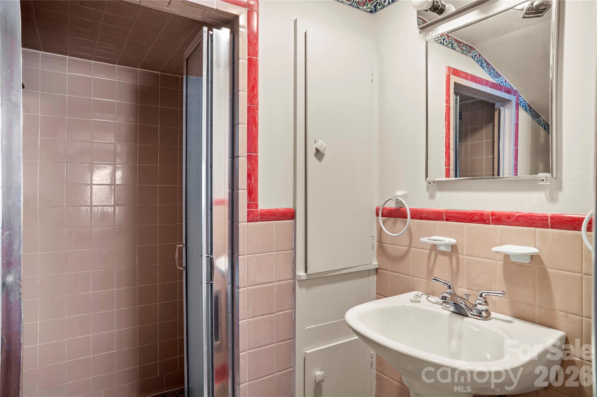 1235 Ashby Lane — Hendersonville