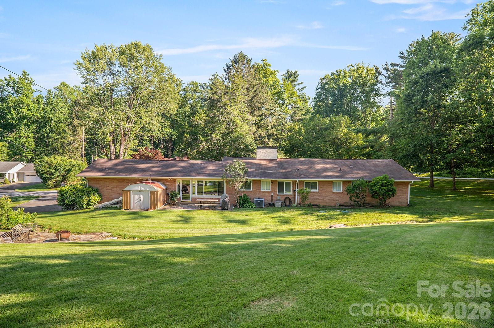 1235 Ashby Lane — Hendersonville