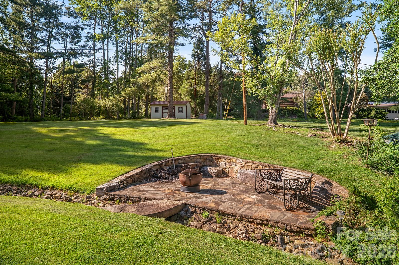 1235 Ashby Lane — Hendersonville