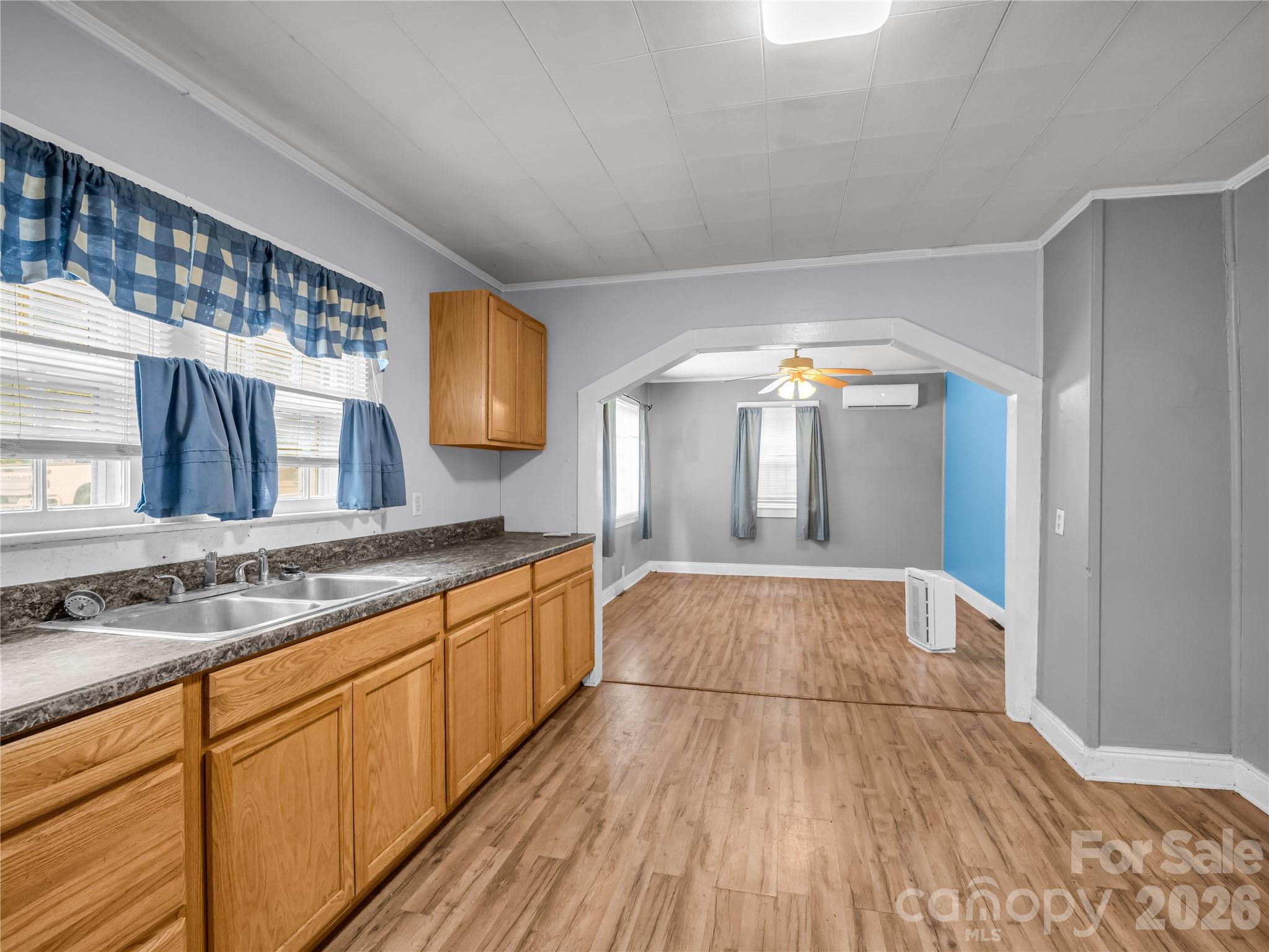 203 California Street — Spindale