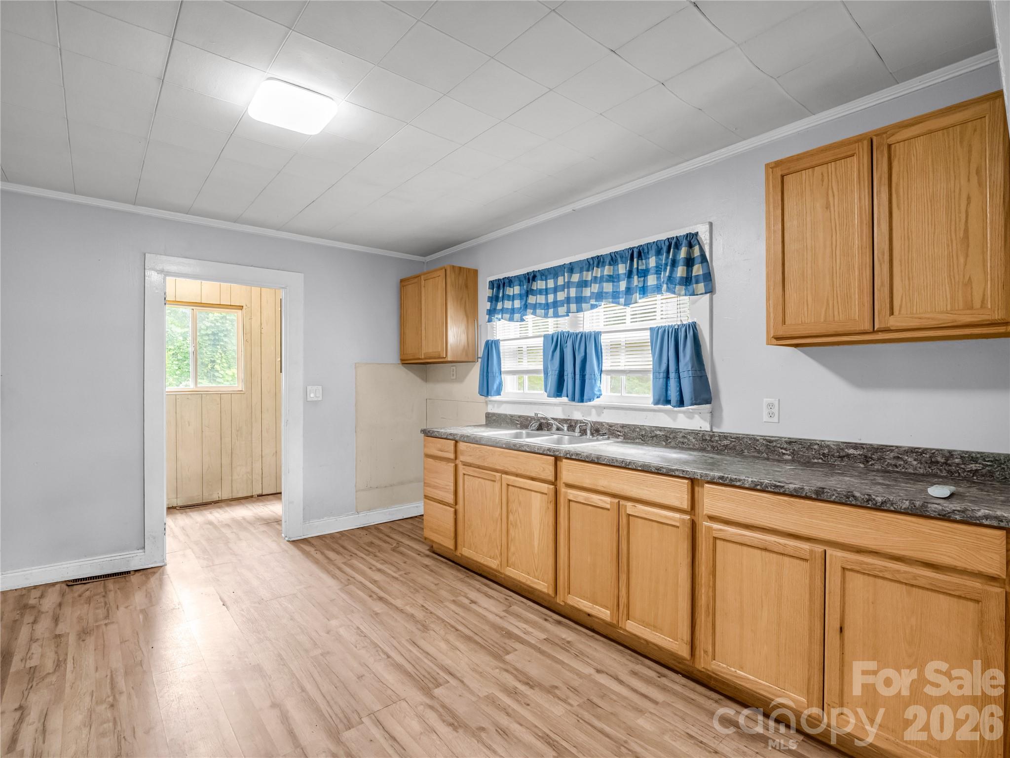 203 California Street — Spindale