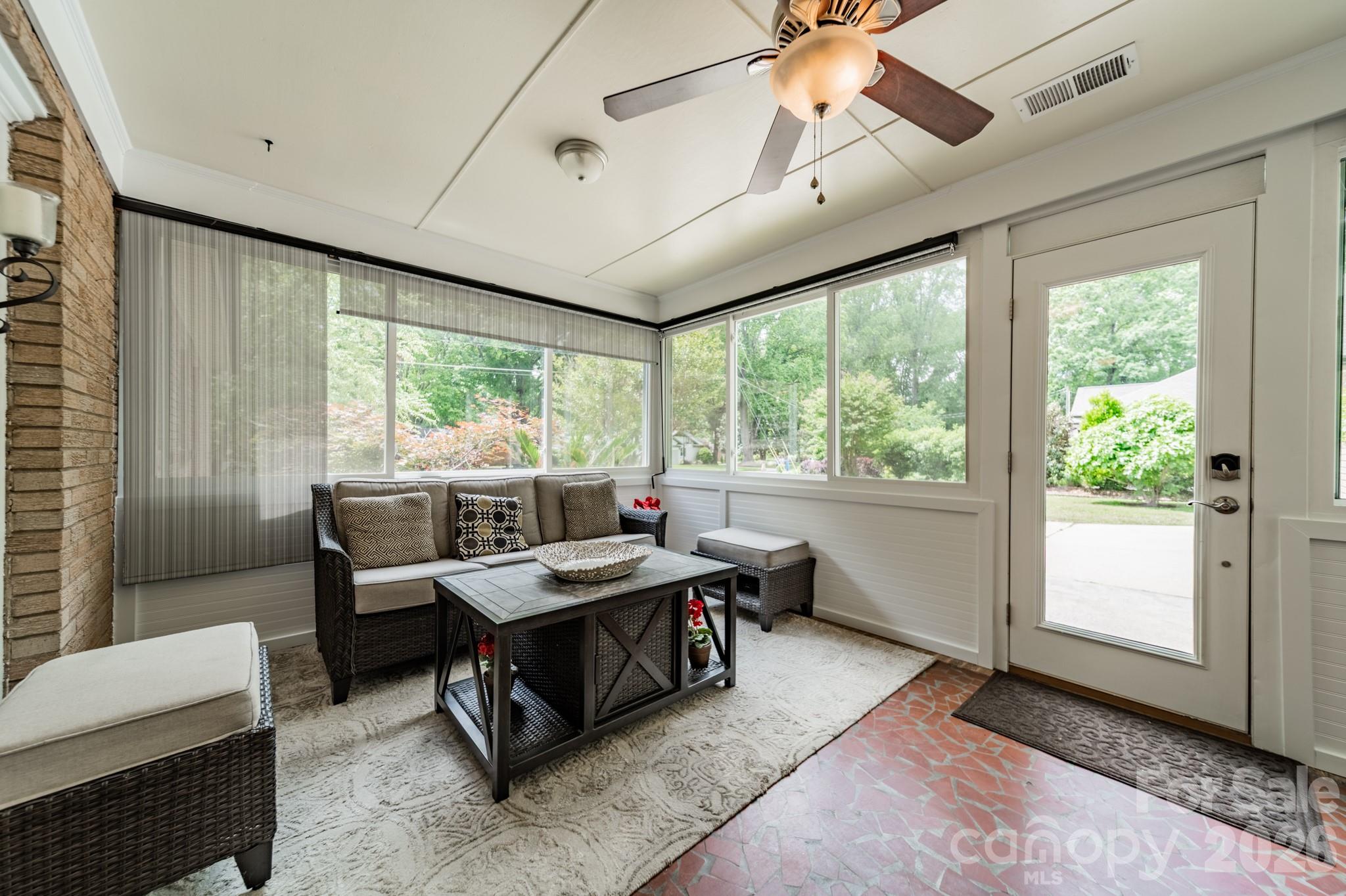 5522 Sharon Road — Charlotte
