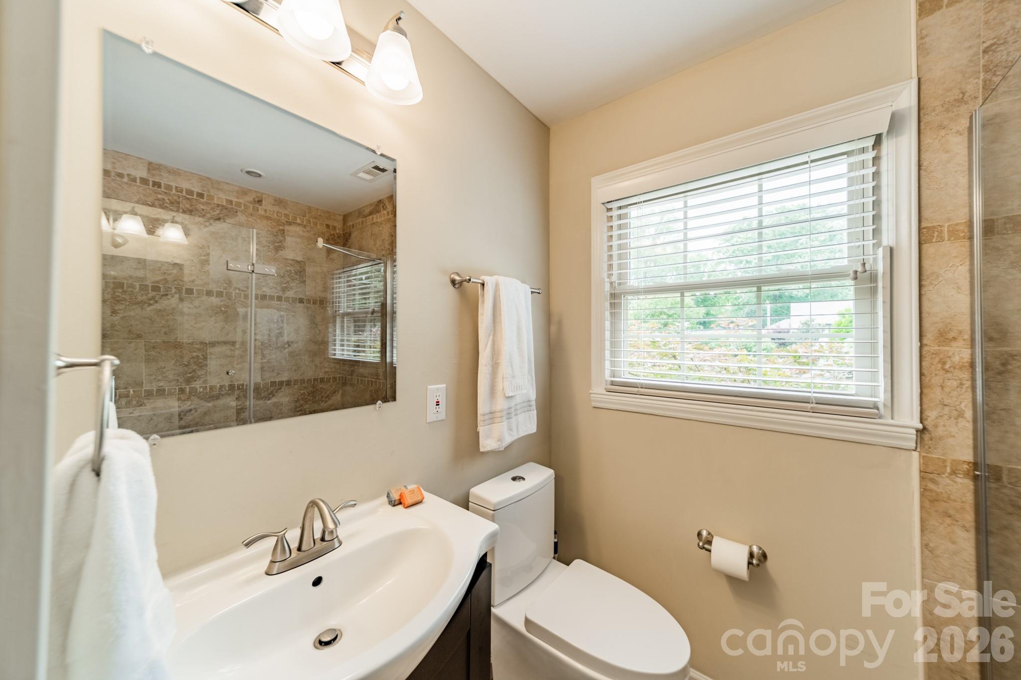 5522 Sharon Road — Charlotte