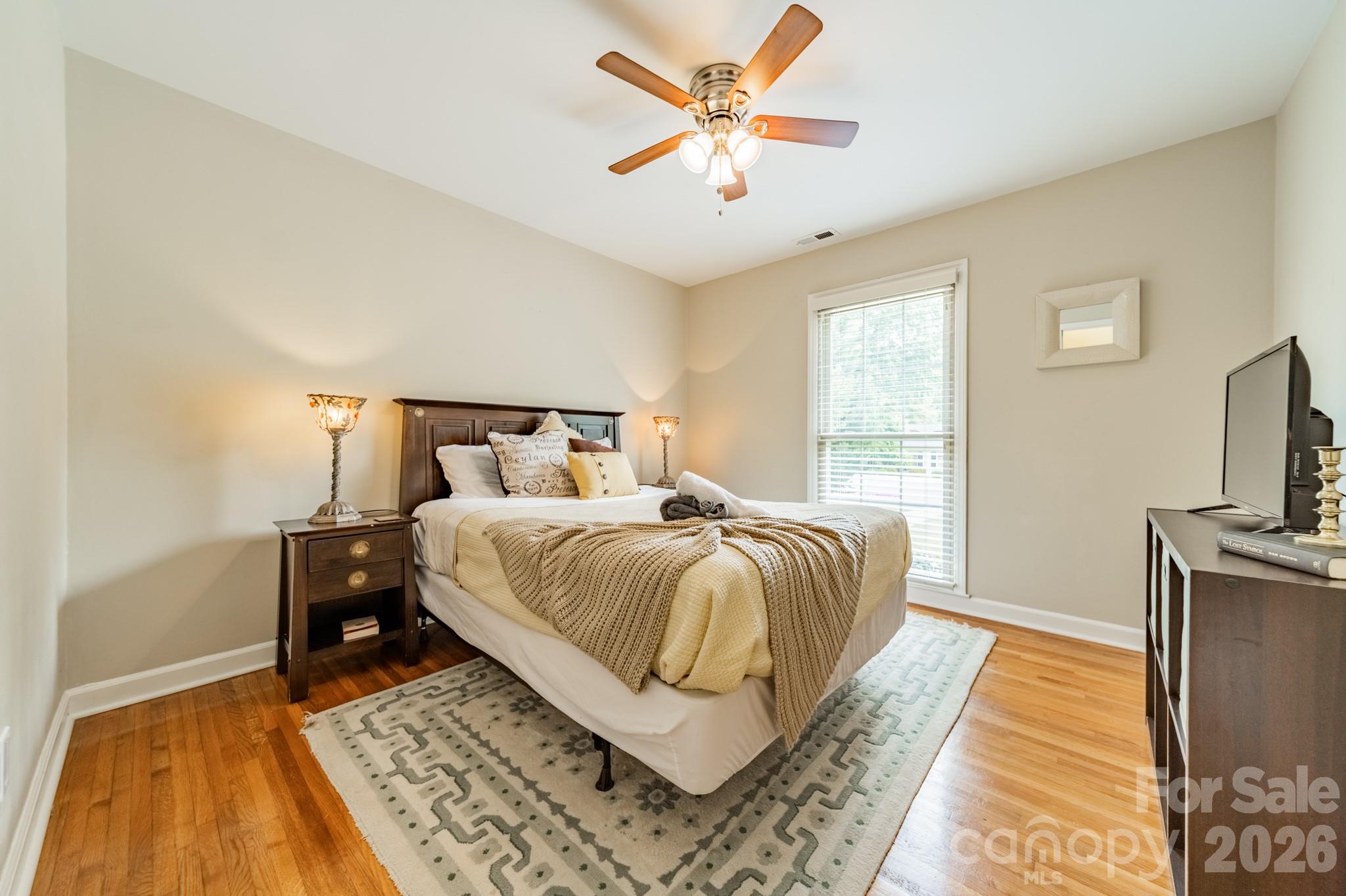 5522 Sharon Road — Charlotte