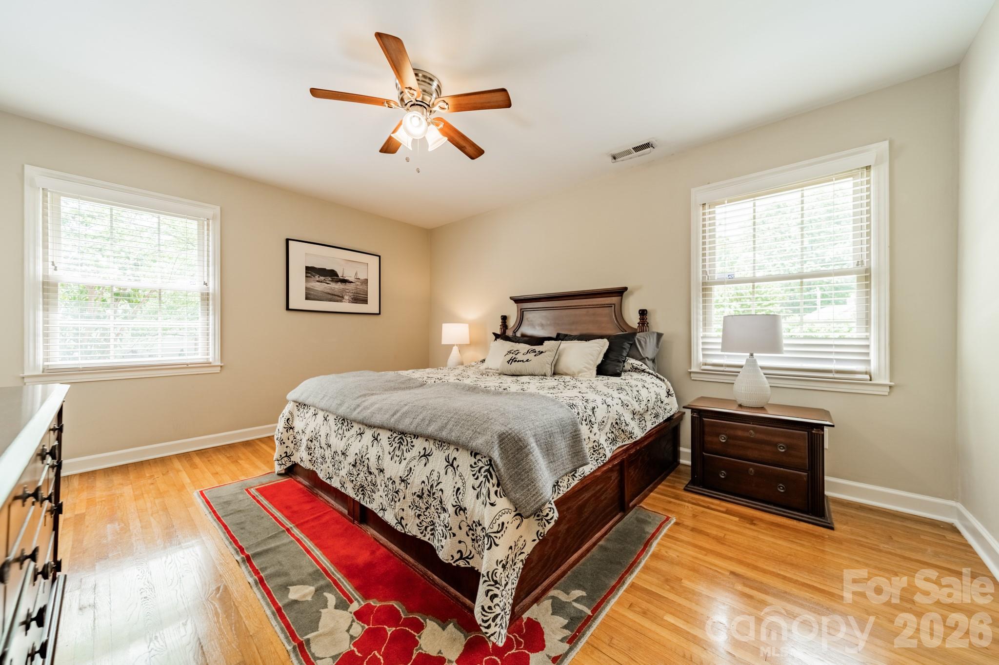 5522 Sharon Road — Charlotte