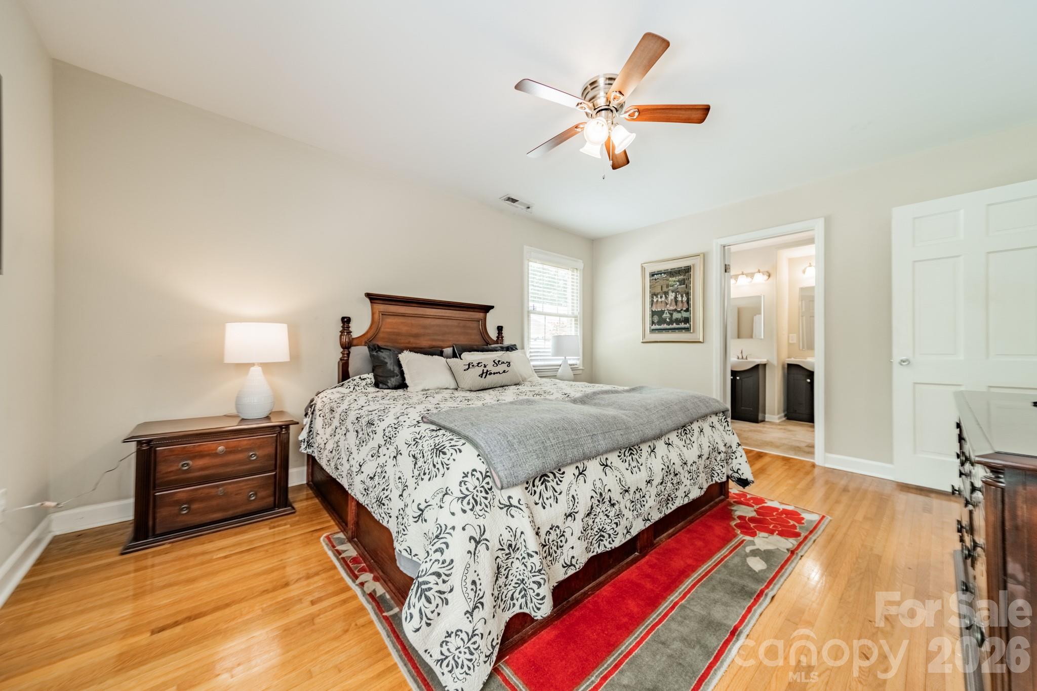 5522 Sharon Road — Charlotte